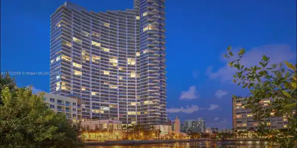 2020 N Bayshore Dr