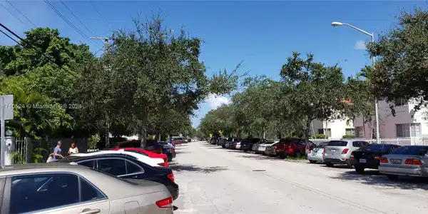 1275 Marseille Dr