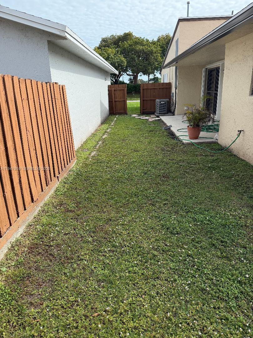 Image 3: Yard 2