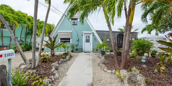 31033 Hibiscus Dr