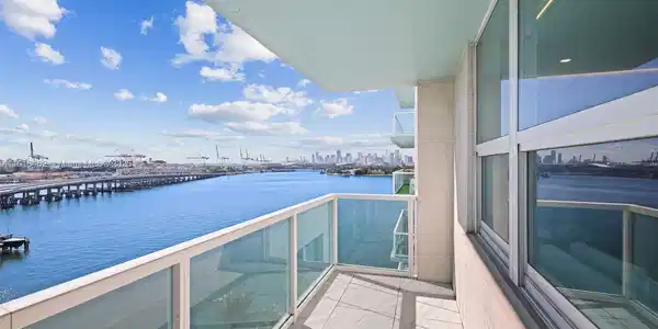 650 West Ave