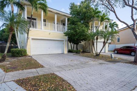 357 NE 35th Ter
