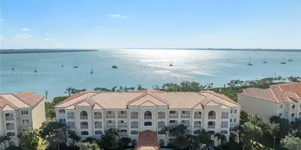 24 W Harbour Isle Drive