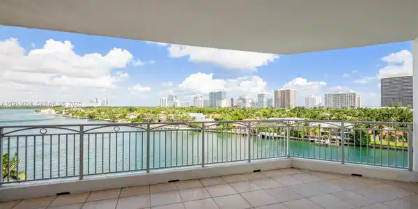 9751 E Bay Harbor Dr