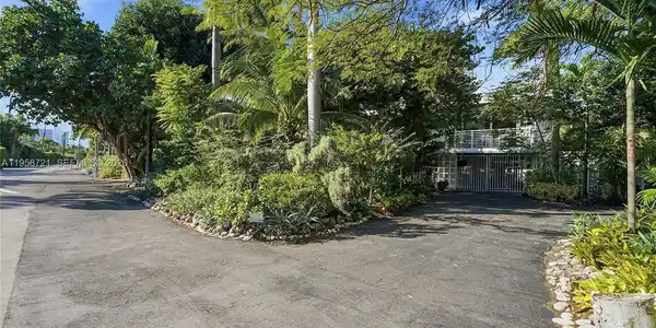 1500 S Ocean Dr