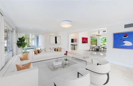 310 Harbor Ct