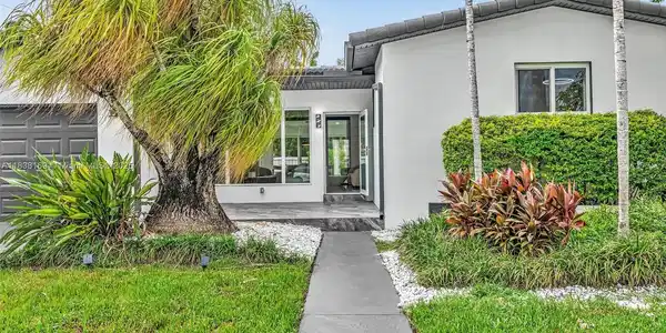 915 N 14th Ave