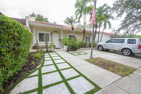 935 NE 13th Ave