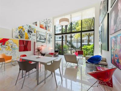 6000 Collins Ave