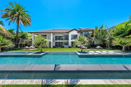 110 Holiday Dr