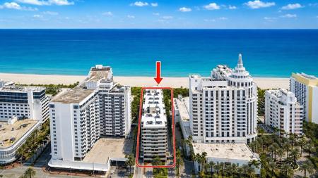 1621 Collins Ave
