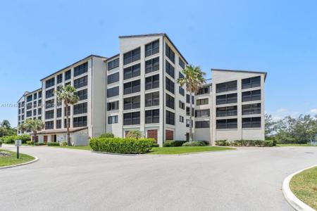 500 Ocean Trail Way