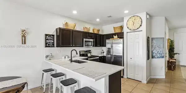 284 SE 37th Ter