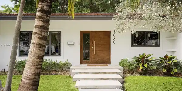 1080 NE 86th