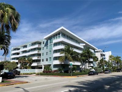 7800 Collins Ave