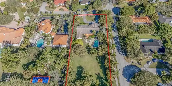 7200 SW 100th St