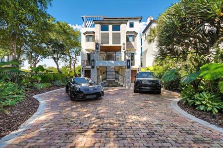 5860 Paradise Point Dr