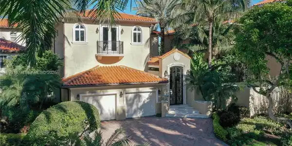 13681 Deering Bay Dr