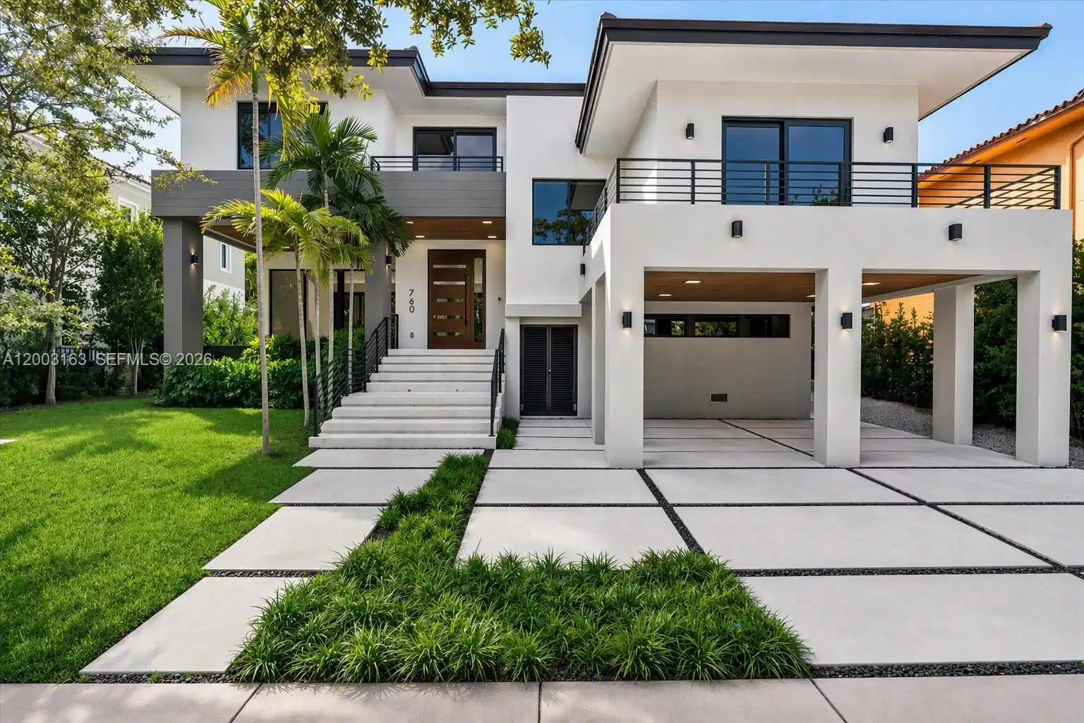 Image 1: Beatiful contemporary home