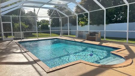9271 Martinique Dr