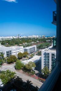 1000 West Ave