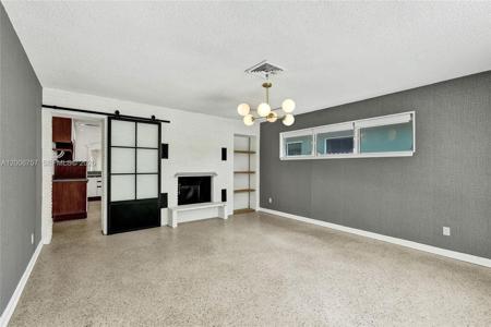 1421 S Palmway