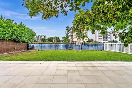 9440 Bay Dr