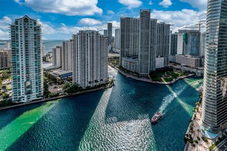 325 S Biscayne Blvd