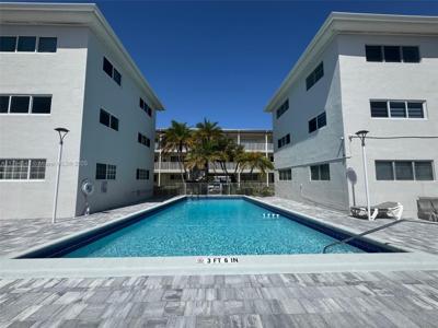 462 Golden Isles Dr