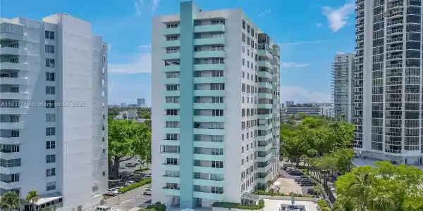 5 Island Ave
