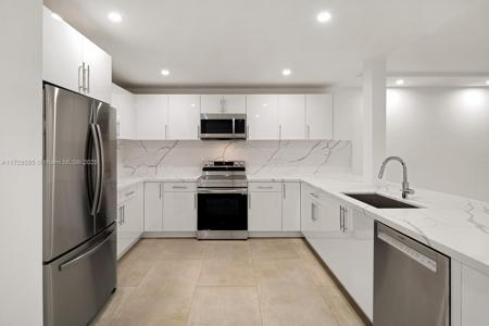 141 Crandon Blvd