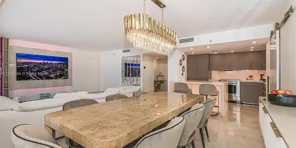 2025 Brickell Ave