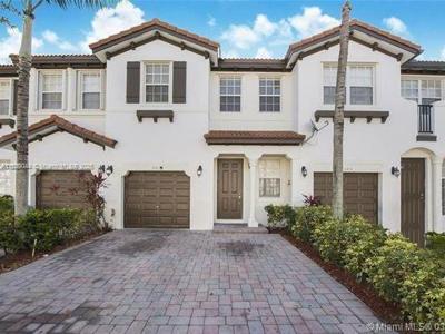 991 NE 30th AVE