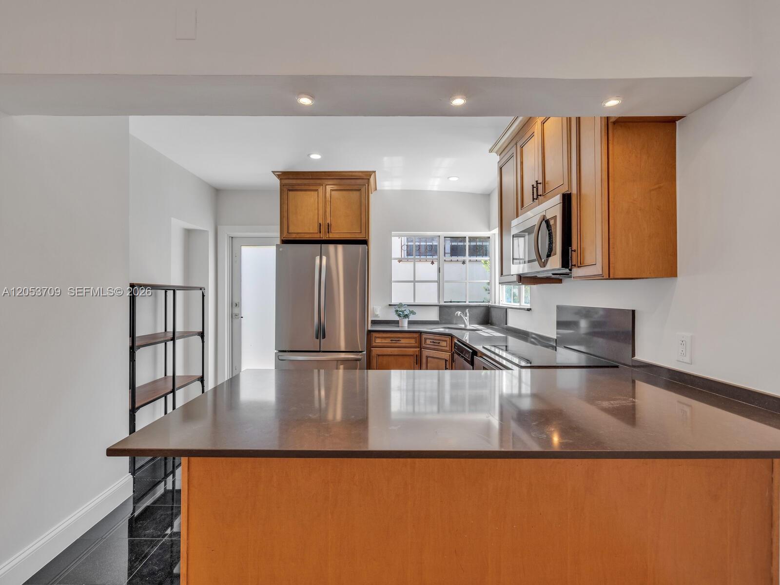 Image 3: Kitchen with Breakfast Bar