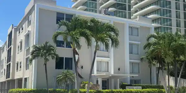1527 S Flagler S