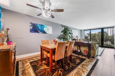 200 Leslie Dr