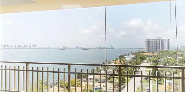 11113 Biscayne Blvd