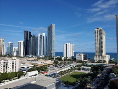300 Sunny Isles Blvd