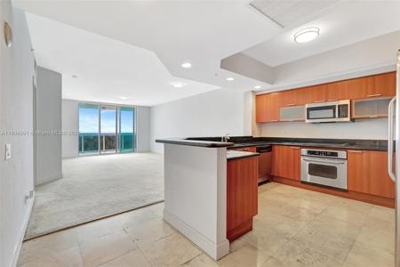 14951 Royal Oaks Ln