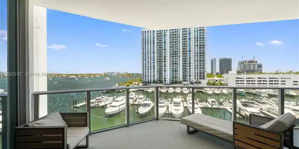 17301 Biscayne Blvd