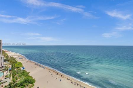 17121 Collins Ave