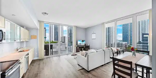350 NE 24th St