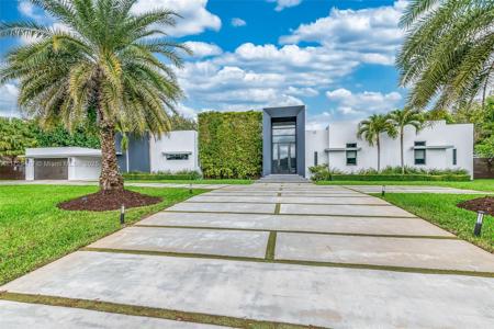8005 SW 158th Ter
