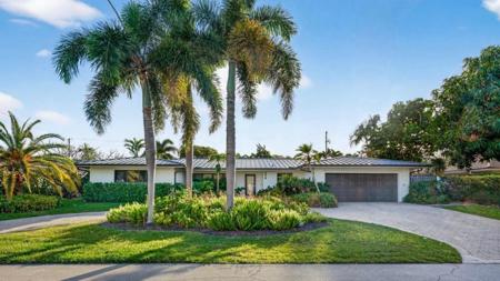 2648 NE 37th