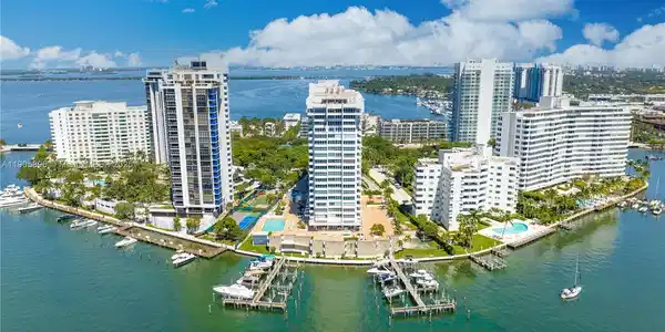 11 Island Ave