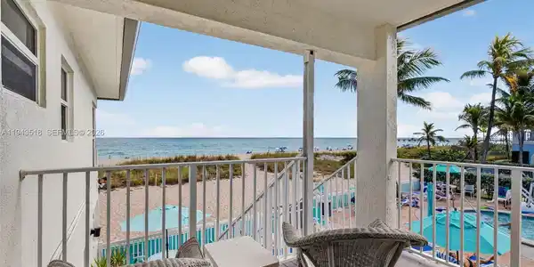4520 El Mar Dr