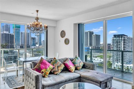 1900 N Bayshore Dr