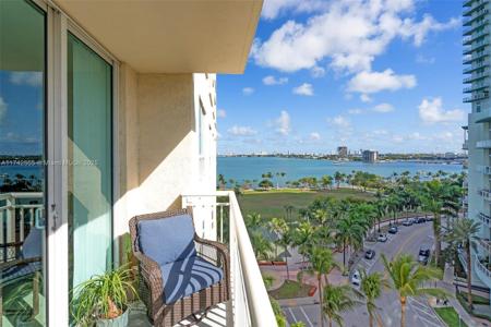 2000 N Bayshore Dr