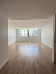 825 Brickell Bay Dr