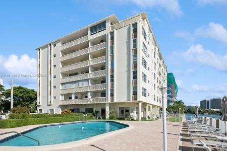 9111 E Bay Harbor Dr
